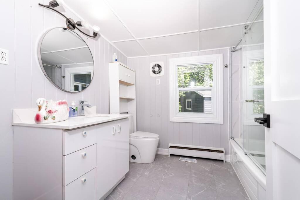Lake Muskoka Cottage One Thousand And One Night Gravenhurst Exterior photo