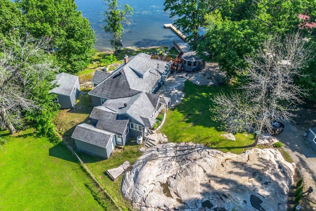 Lake Muskoka Cottage One Thousand And One Night Gravenhurst Exterior photo