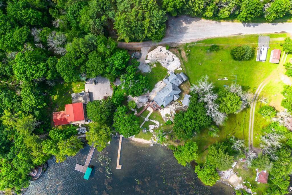 Lake Muskoka Cottage One Thousand And One Night Gravenhurst Exterior photo